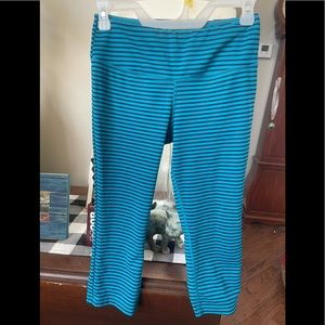 Head cropped leggings medium